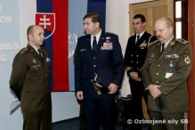 f pecilnych sl NATO navtvil Slovensko